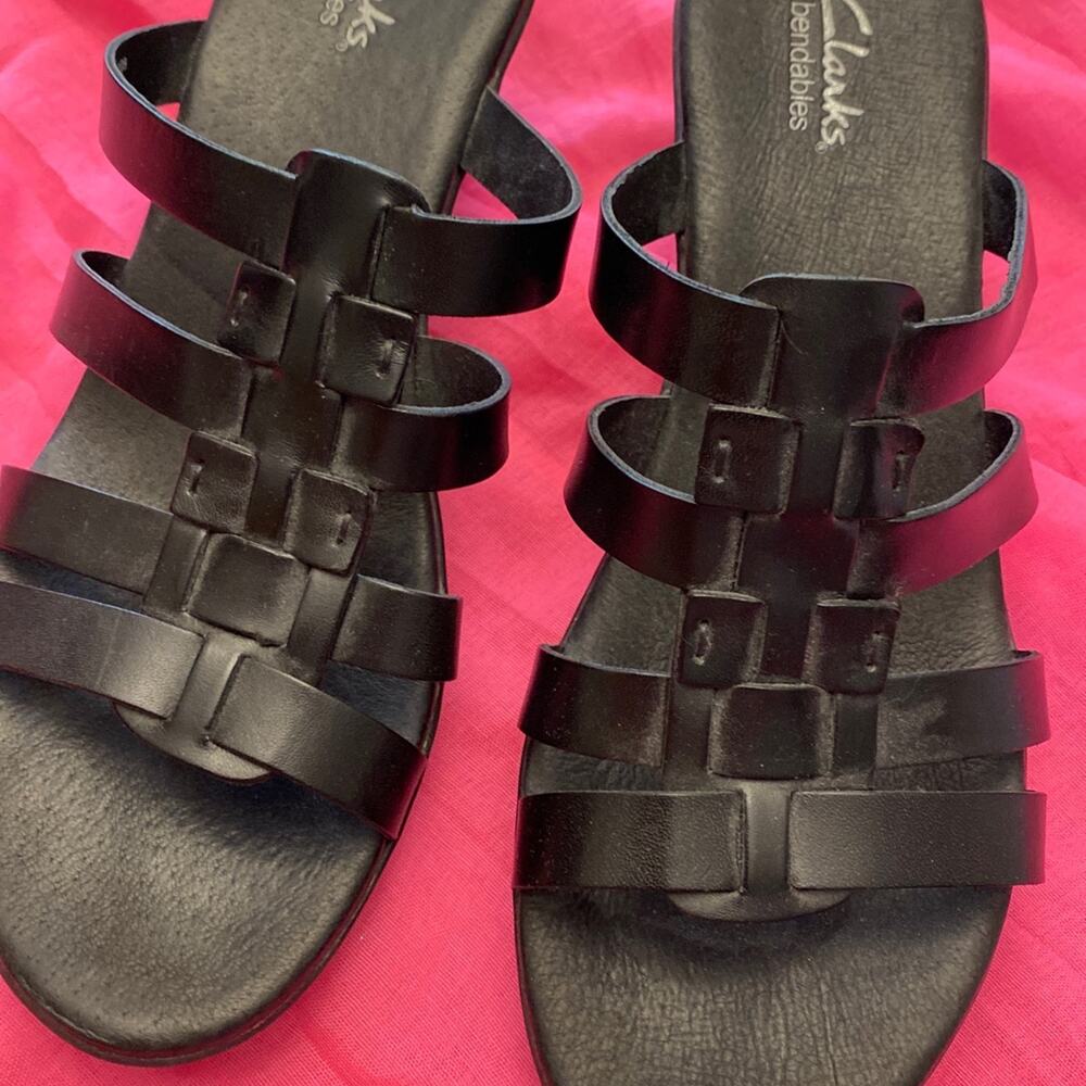 Clark’s Black Leather Wedge Sandals Sz 71/2